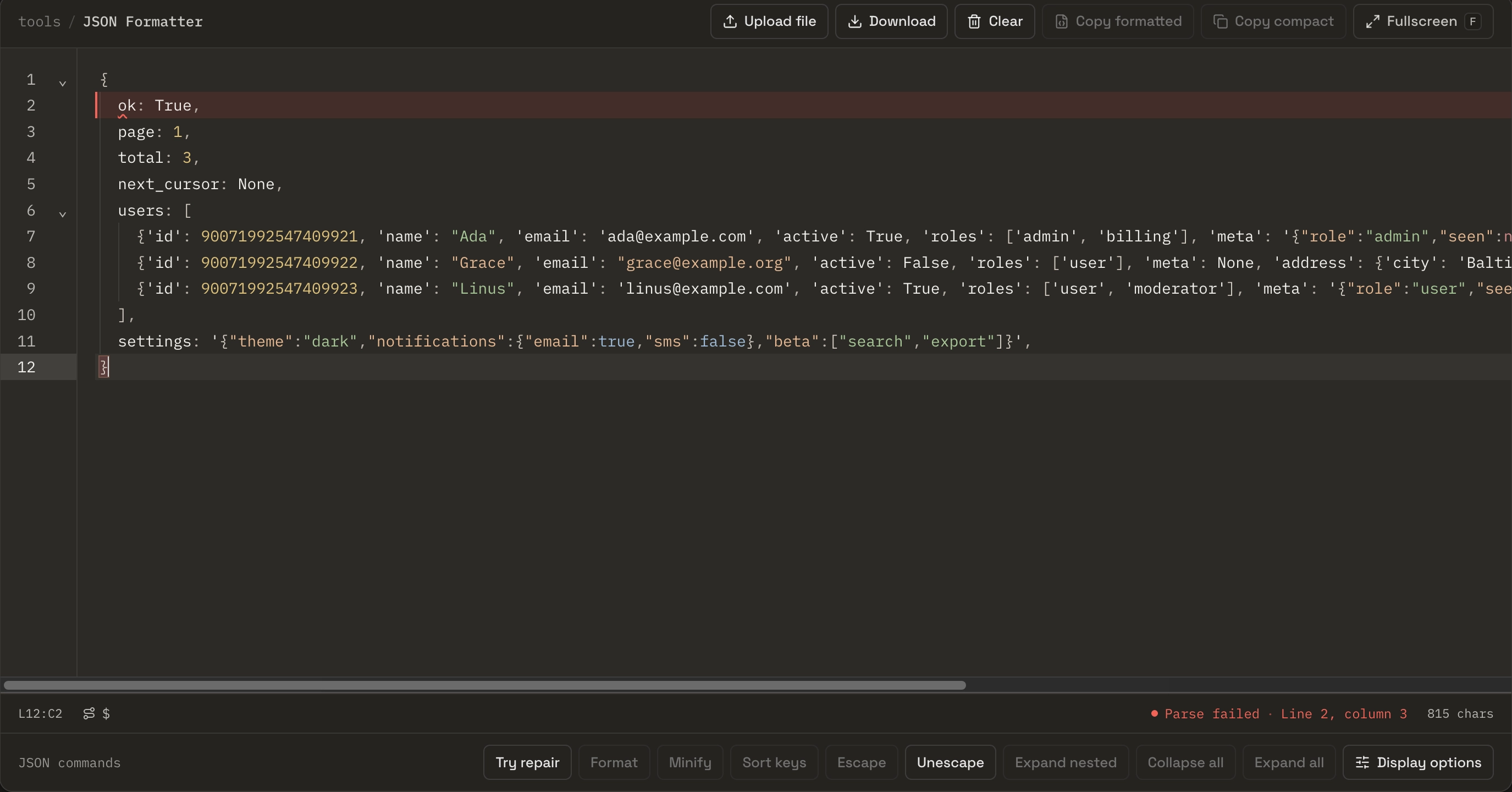 Una línea de log desordenada convertida en JSON limpio e indentado, con la posición del error de parseo marcada